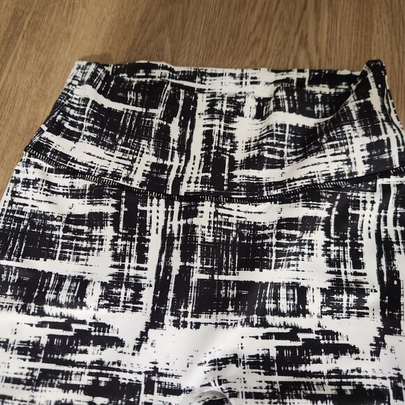 Buffbunny Collection, Size M Leggings - Picture 4 of 4